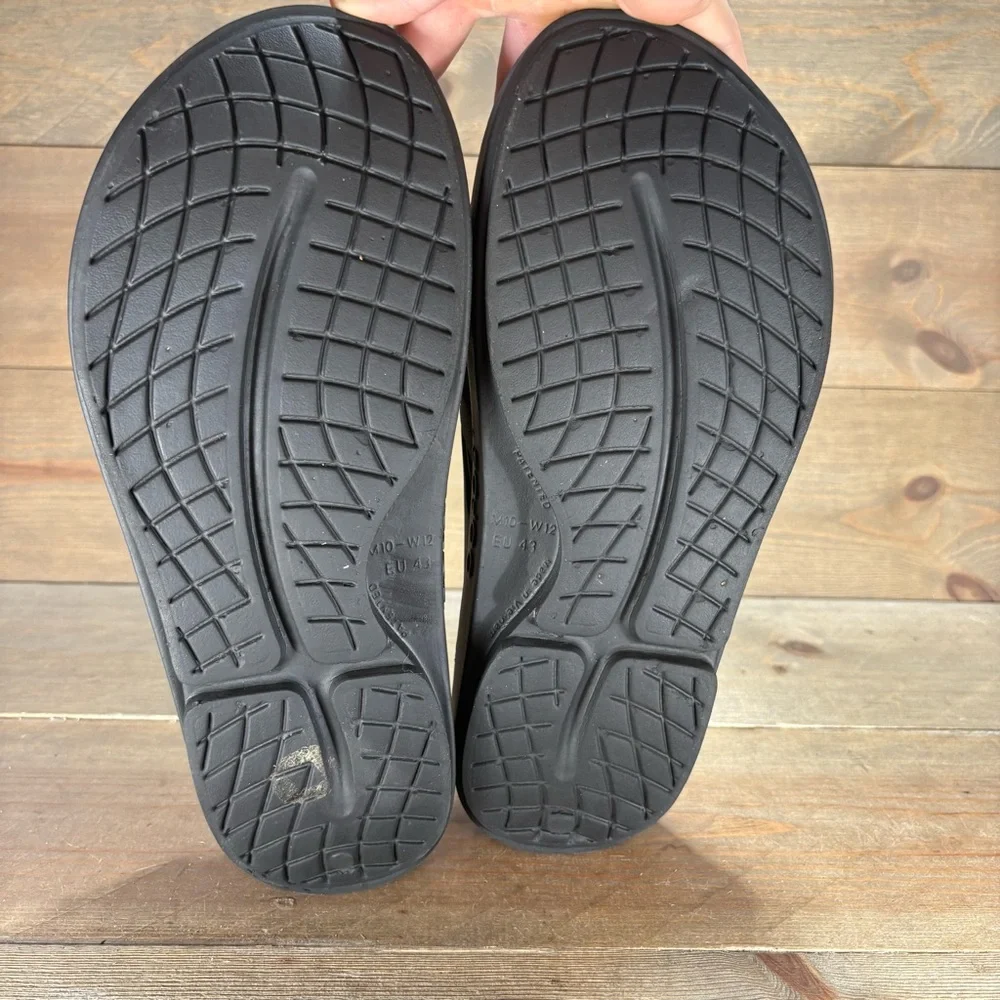 oofos ooriginal mens size 10 shoes black flip flop comfort sandals